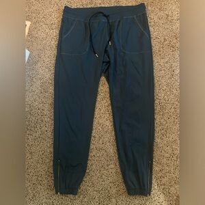 Zyia peak zipper joggers